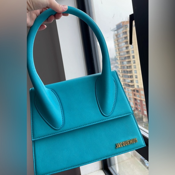 AUTHENTIC Jacquemus blue La Montagne ’Le Grand Chiquito’ bag - Picture 2 of 9